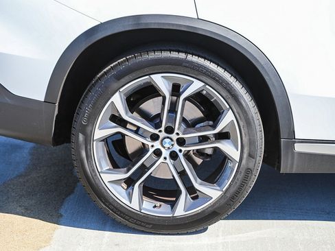 Used 2024 BMW X5 sDrive40i w/ Parking Assistance Package RWD image 11