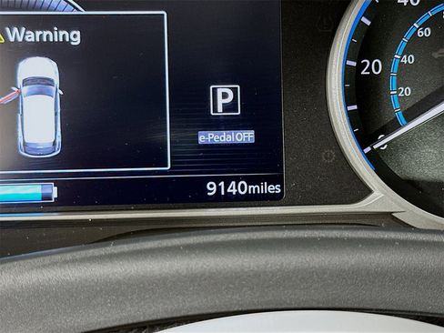 Used 2025 Nissan Leaf SV Plus image 12