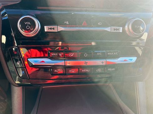 Used 2022 Ford Explorer Limited w/ Equipment Group 301A image 16