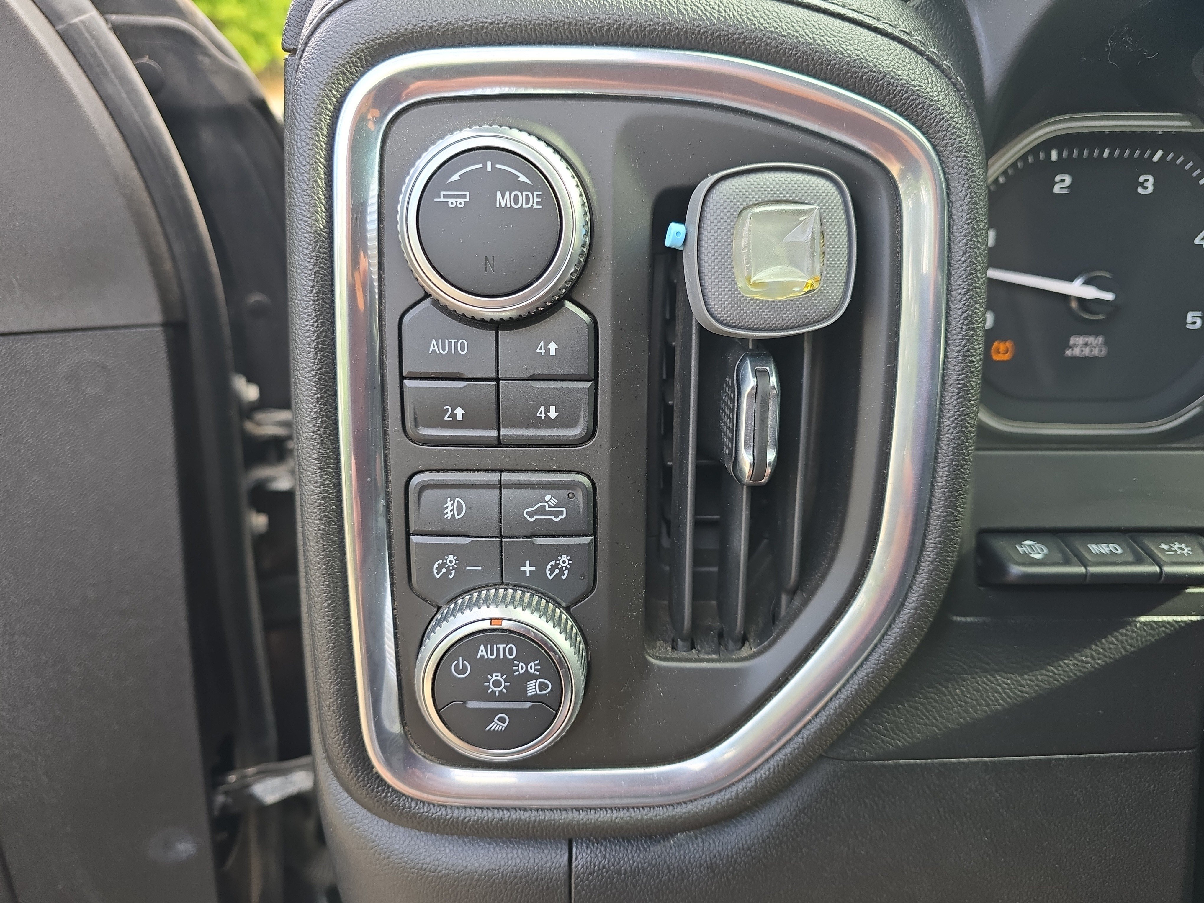 Used 2020 GMC Sierra 2500 Denali w/ Denali Ultimate Package AWD/4WD image 27