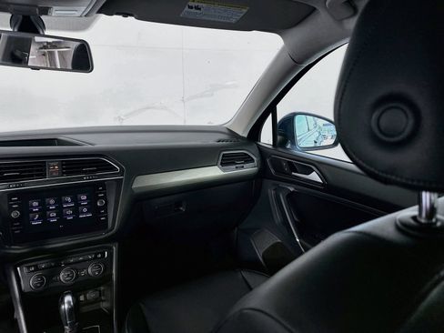 Used 2018 Volkswagen Tiguan SE FWD image 22