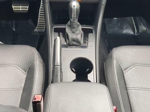 Used 2017 Volkswagen Passat 1.8T R-Line image 19