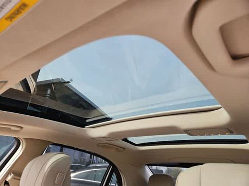 Used 2019 Mercedes-Benz S 560 Sedan image 17