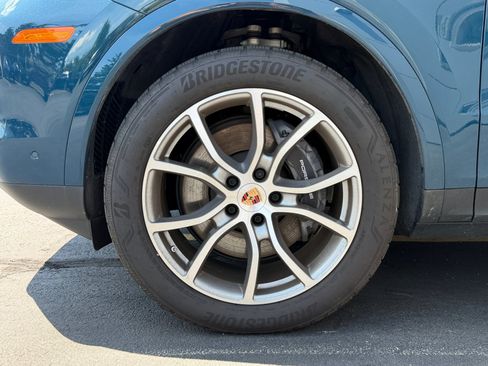 Certified 2026 Porsche Cayenne AWD/4WD image 11