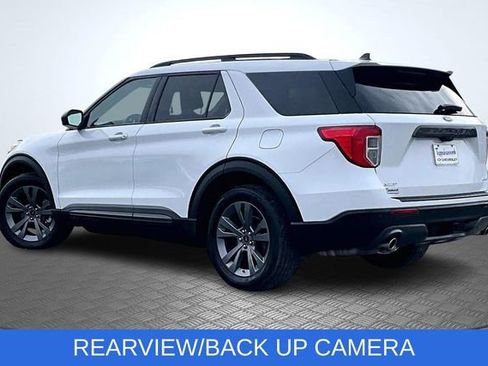 Used 2021 Ford Explorer XLT w/ Equipment Group 202A image 5