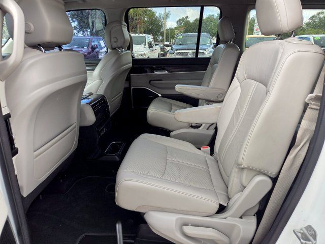 Certified 2022 Jeep Wagoneer Series III w/ Flexible Seating Group RWD image 14