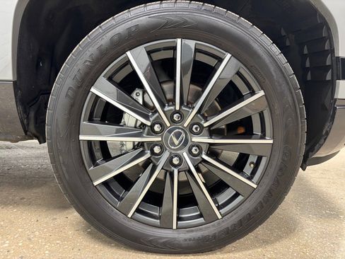 Used 2024 Lexus GX 550 image 11