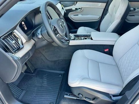 New 2026 Volvo XC90 B6 Plus w/ Protection Package Premier AWD/4WD image 6