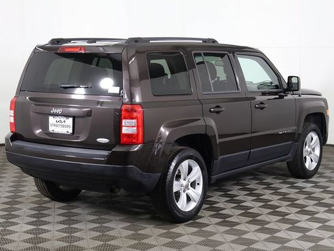 Used 2014 Jeep Patriot Latitude AWD/4WD image 7