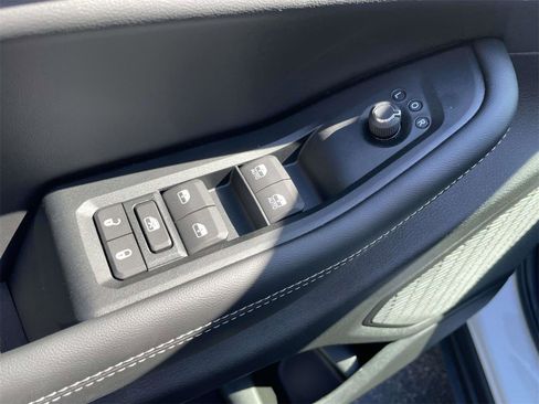 New 2025 Jeep Grand Cherokee L Limited w/ Luxury Tech Group II image 27