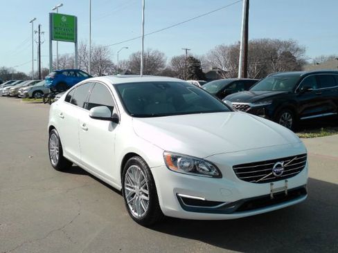 Used 2015 Volvo S60 T6 image 4