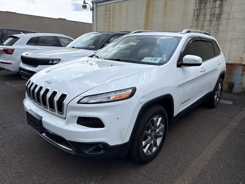 Used 2018 Jeep Cherokee Limited AWD/4WD image 6