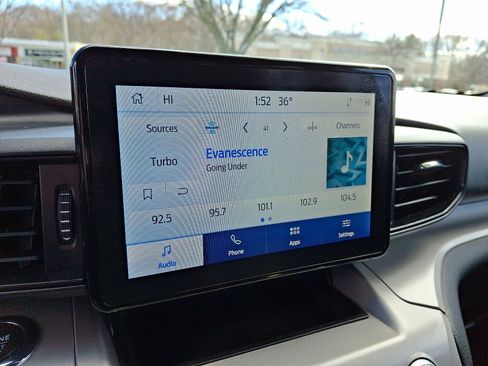 Used 2023 Ford Explorer XLT image 17