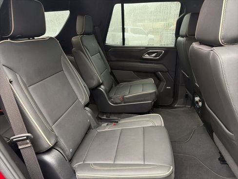 Used 2024 GMC Yukon SLT w/ SLT Luxury Package RWD image 26