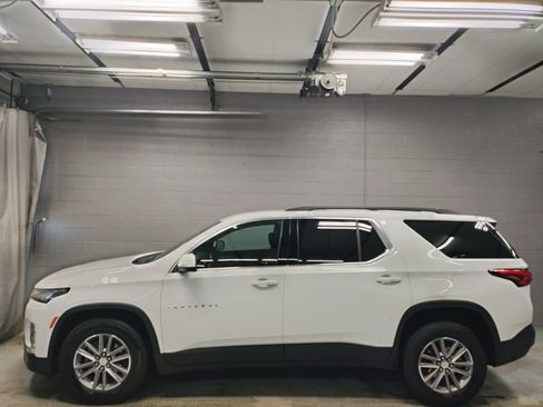Used 2023 Chevrolet Traverse LT image 17