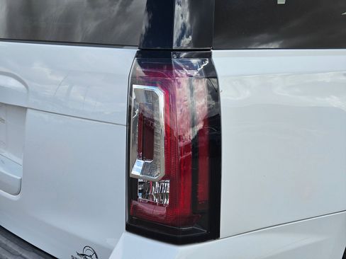 Used 2015 GMC Yukon SLE w/ Convenience Package RWD image 12