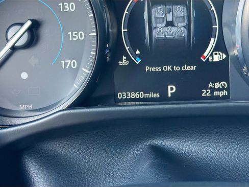 Used 2018 Jaguar XF Prestige image 38