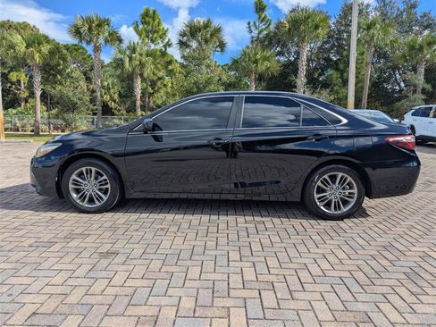 Used 2016 Toyota Camry SE image 8