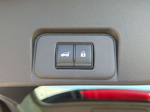 Used 2023 Nissan Rogue Platinum AWD/4WD image 36