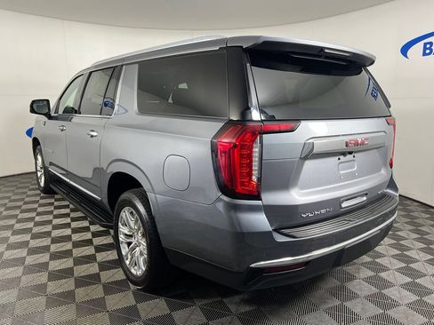 Used 2021 GMC Yukon XL SLT w/ SLT Premium Package AWD/4WD image 3