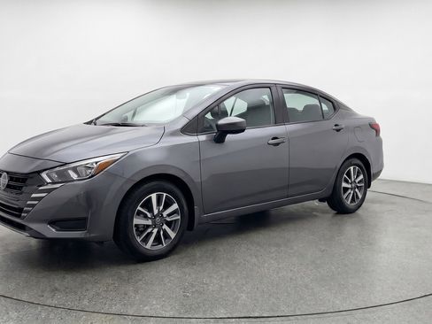 Used 2025 Nissan Versa SV FWD image 3