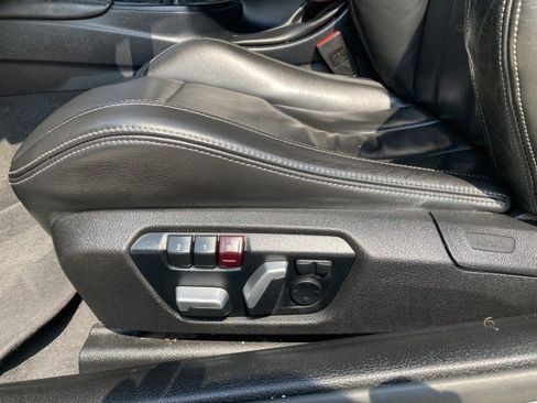 Used 2018 BMW M4 Coupe w/ Executive Package RWD image 21