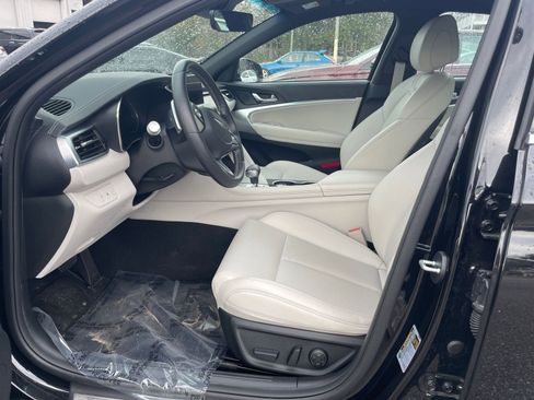 Used 2025 Genesis G70 2.5T image 27