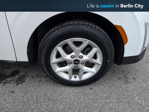 Certified 2025 Kia Soul LX w/ LX Technology Package image 12