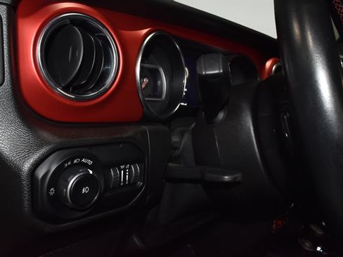 Used 2021 Jeep Wrangler Unlimited Rubicon w/ Uconnect 4C Nav & Sound Group AWD/4WD image 16