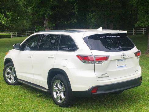 Used 2016 Toyota Highlander Limited FWD image 3