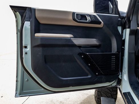 Used 2023 Ford Bronco Wildtrak image 35