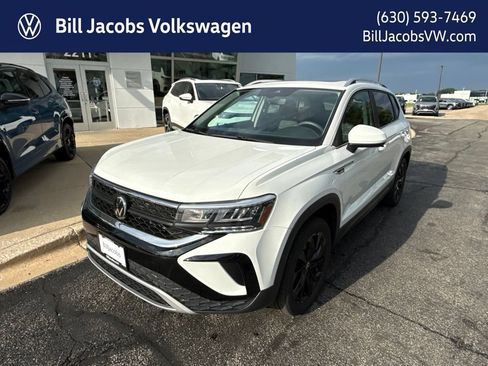 Used 2023 Volkswagen Taos SE w/ Panoramic Sunroof Package AWD/4WD image 1