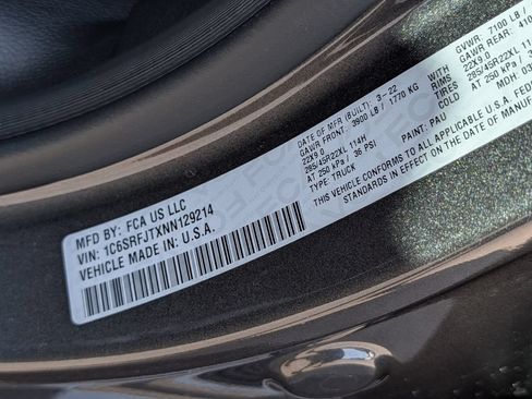 Used 2022 RAM 1500 Laramie AWD/4WD image 36