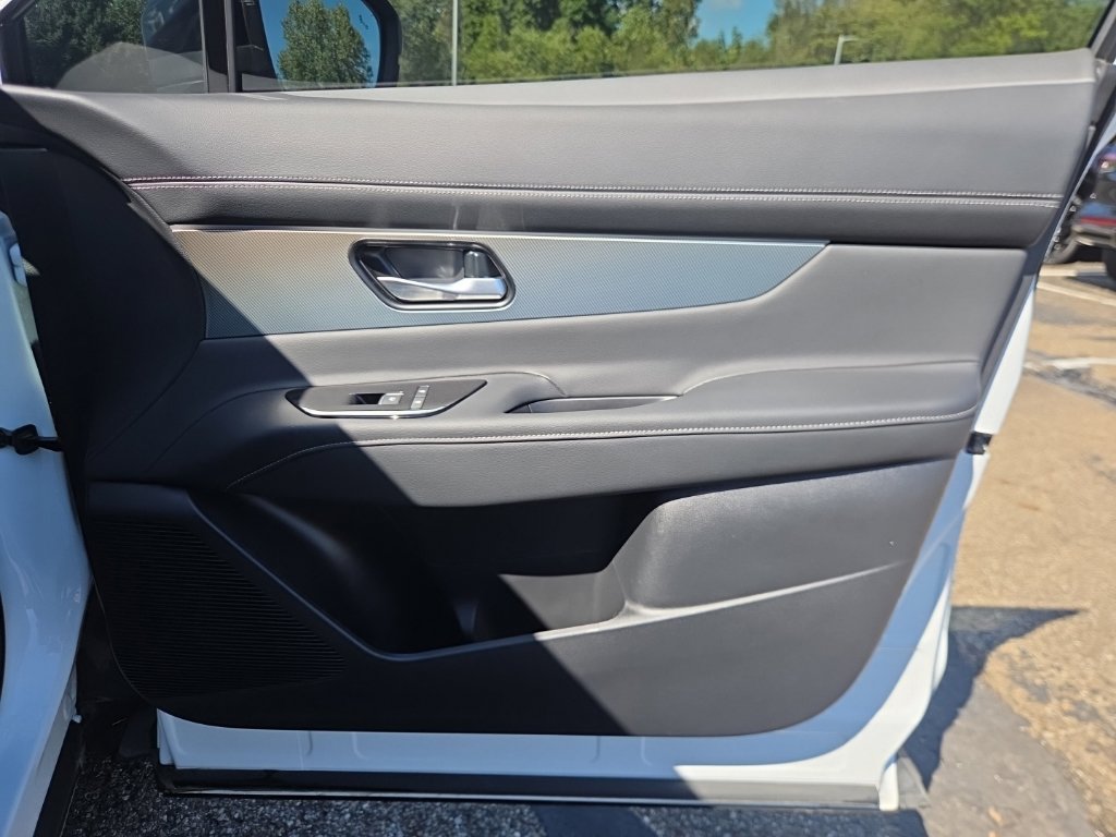 Used 2025 Nissan Murano SL w/ Cargo Package AWD/4WD image 13