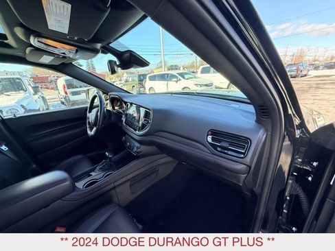 Used 2024 Dodge Durango GT image 9