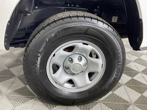 Used 2022 Toyota Tacoma SR RWD image 9