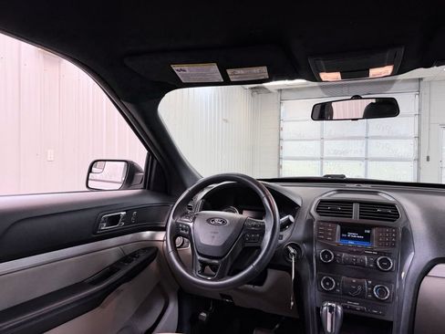 Used 2018 Ford Explorer FWD image 26
