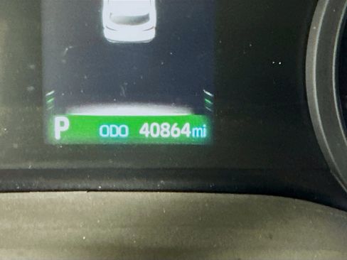 Used 2024 Toyota Sienna LE image 19