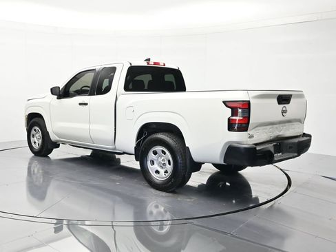 Used 2022 Nissan Frontier S RWD image 7