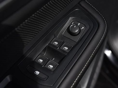 New 2026 Volkswagen Atlas Cross Sport SE AWD/4WD image 8
