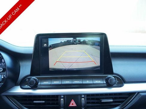 Used 2024 Kia Forte LX image 19