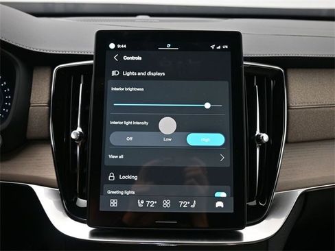 New 2026 Volvo XC90 B6 Plus w/ Protection Package Premier image 17