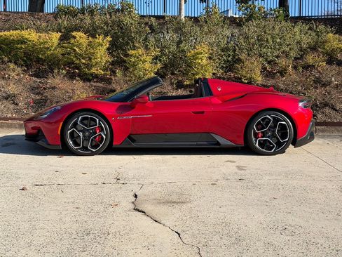 Used 2024 Maserati MC20 Cielo image 7