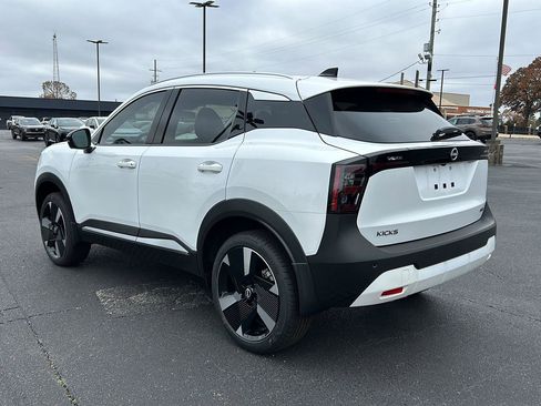 New 2026 Nissan Kicks SR image 4