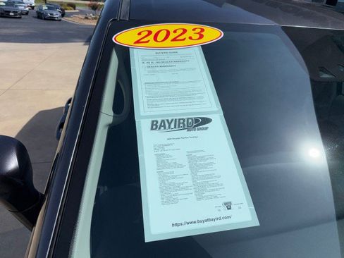 Used 2023 Chrysler Pacifica Touring-L FWD image 10