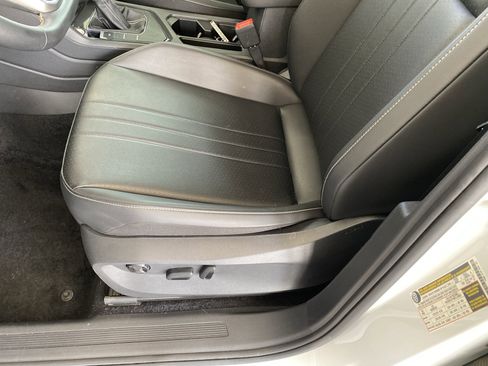 Certified 2023 Volkswagen Tiguan SE FWD image 27