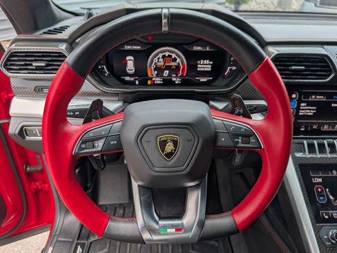 Used 2020 Lamborghini Urus AWD/4WD image 17