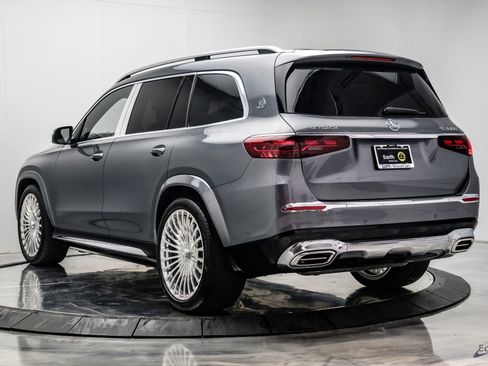 Used 2024 Mercedes-Benz Maybach GLS 600 4MATIC image 13