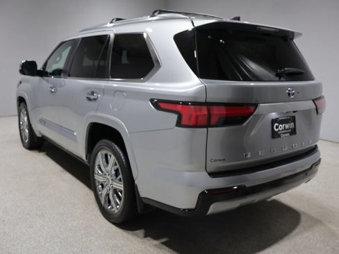 Used 2024 Toyota Sequoia Capstone AWD/4WD image 5
