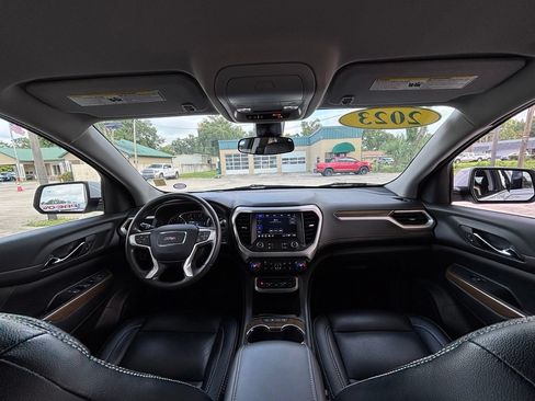 Used 2023 GMC Acadia SLE FWD image 44